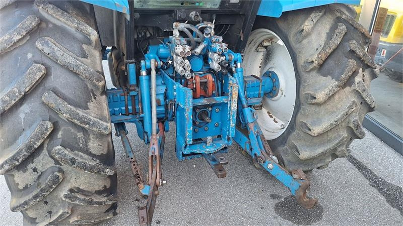 Ford 8240 - Traktor: slika 4 Ford 8240 - Traktor: slika 4