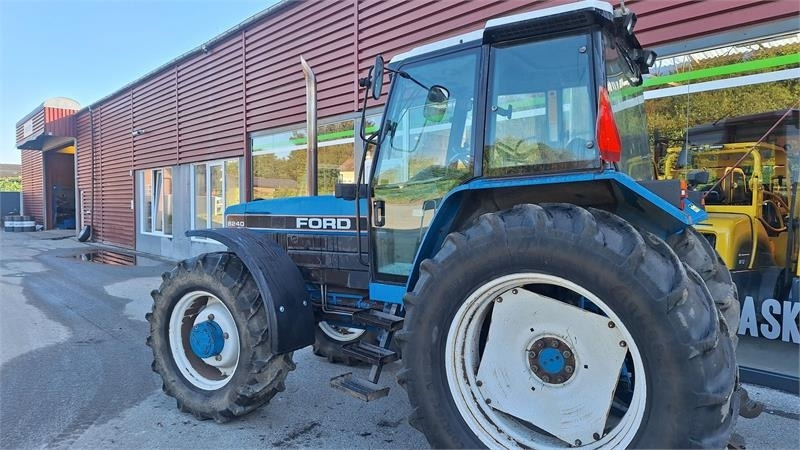 Ford 8240 - Traktor: slika 2 Ford 8240 - Traktor: slika 2