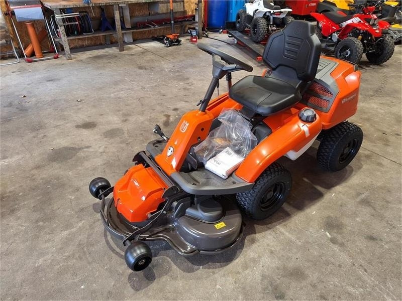 Husqvarna Rider R214 TC 103 cm klipper - Komunalni traktor: slika 4 Husqvarna Rider R214 TC 103 cm klipper - Komunalni traktor: slika 4