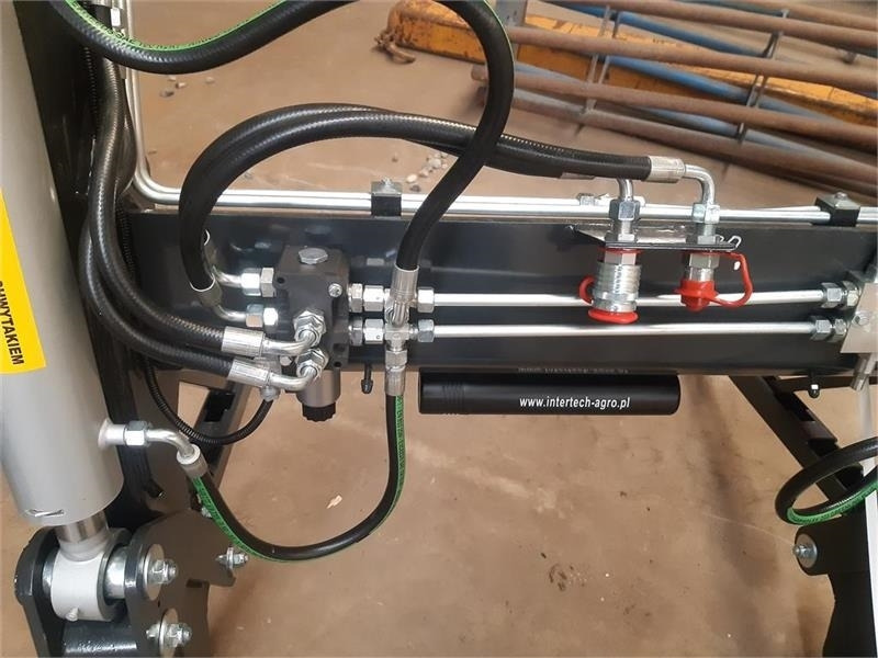 Inter-Tech 1600 - Prednji utovarivač za traktor: slika 4 Inter-Tech 1600 - Prednji utovarivač za traktor: slika 4