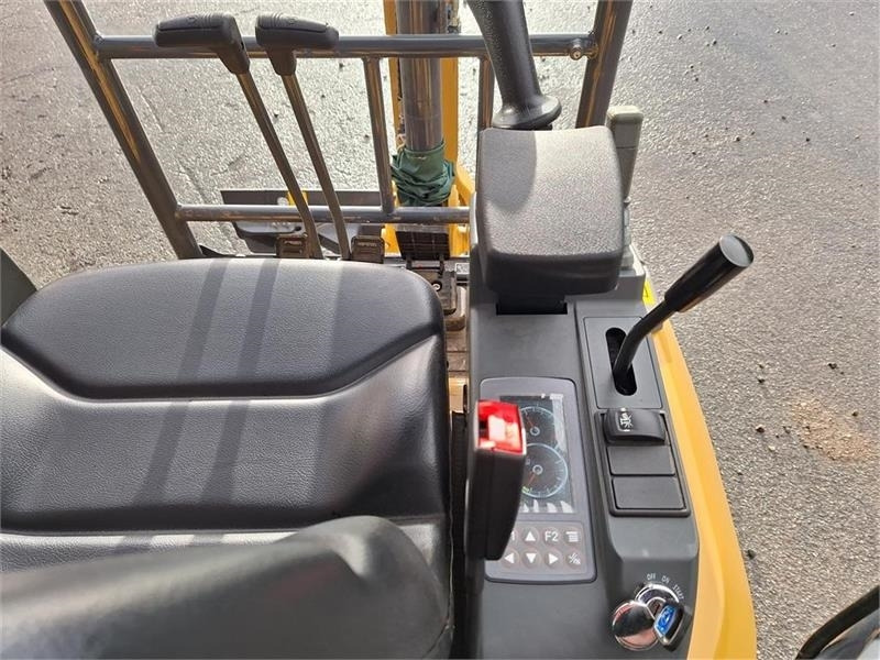 Mini bager XCMG XE18E: slika 9