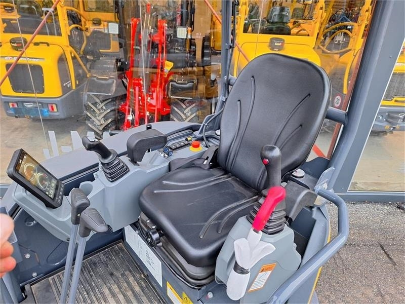 Mini bager XCMG Xe27e U/KABINE: slika 8