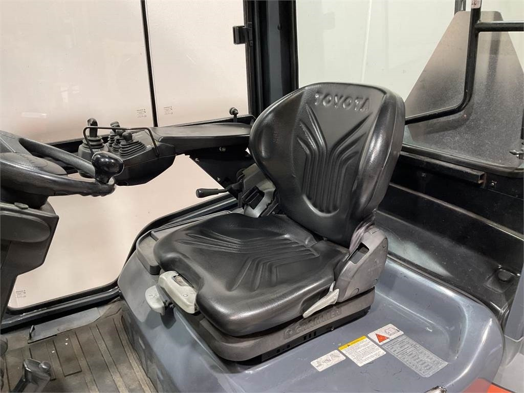 Toyota 40-8FD40N  - Dizel viljuškar: slika 5 Toyota 40-8FD40N  - Dizel viljuškar: slika 5