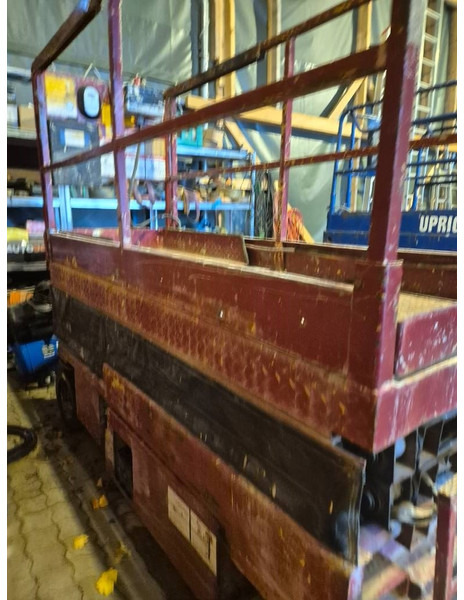 Grove 6-10 meter 2 persons lift - Lift u obliku makaza: slika 5 Grove 6-10 meter 2 persons lift - Lift u obliku makaza: slika 5