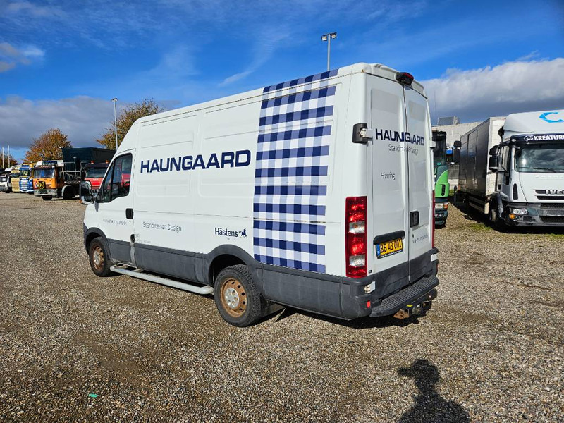 Iveco Daily 2,3 35S15 13,2m³ Van 5d - Furgon: slika 3 Iveco Daily 2,3 35S15 13,2m³ Van 5d - Furgon: slika 3