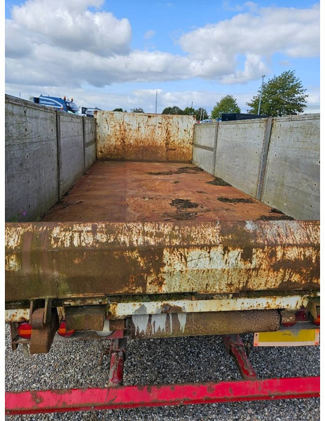 KEL-BERG 2 axle // wire // 3-way tip // radiocontrol - Prikolica za prevoz kontejnera/ Prikolica sa promenjivim sandukom: slika 4 KEL-BERG 2 axle // wire // 3-way tip // radiocontrol - Prikolica za prevoz kontejnera/ Prikolica sa promenjivim sandukom: slika 4