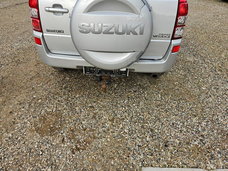 Suzuki Grand Vitara 2,0 GLX aut. Van 5d - Dostavno vozilo sa zatvorenim sandukom: slika 4 Suzuki Grand Vitara 2,0 GLX aut. Van 5d - Dostavno vozilo sa zatvorenim sandukom: slika 4