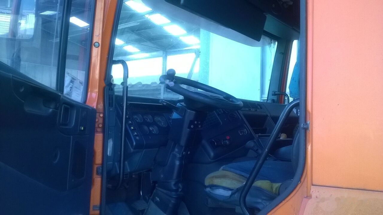 Kamion sa ceradom DAF CF 75.290: slika 10