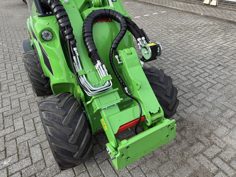 Utovarivač točkaš novi Avant 635i TDS: slika 9 Utovarivač točkaš novi Avant 635i TDS: slika 9