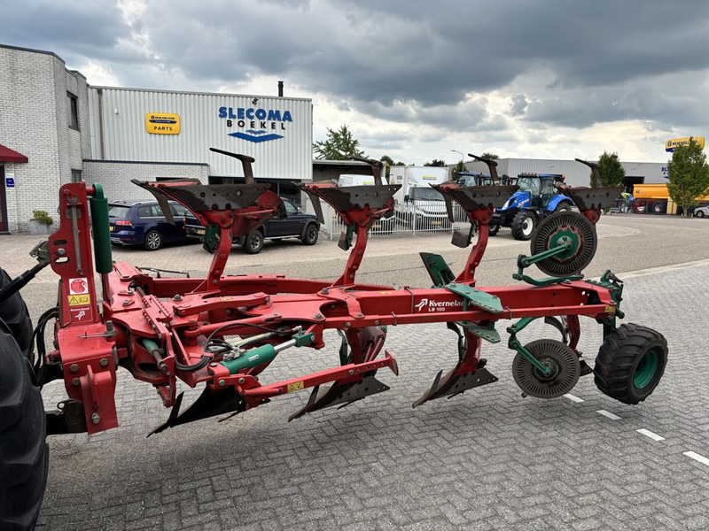 Kverneland LB100 4-Schaar Ploeg met Vorenpakker - Plug: slika 1 Kverneland LB100 4-Schaar Ploeg met Vorenpakker - Plug: slika 1