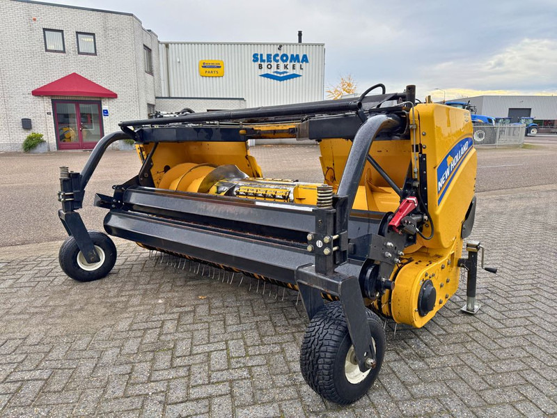 New Holland 300FPE Gras Pickup - Kombajn: slika 1 New Holland 300FPE Gras Pickup - Kombajn: slika 1