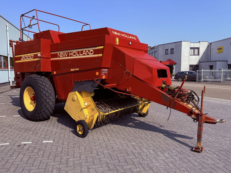 New Holland D2000 Big Baler - Balirka za kockaste bale: slika 1 New Holland D2000 Big Baler - Balirka za kockaste bale: slika 1