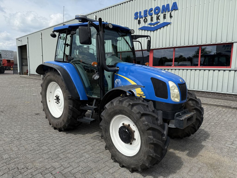 New Holland T5040 CAB + GPS - Traktor: slika 4 New Holland T5040 CAB + GPS - Traktor: slika 4
