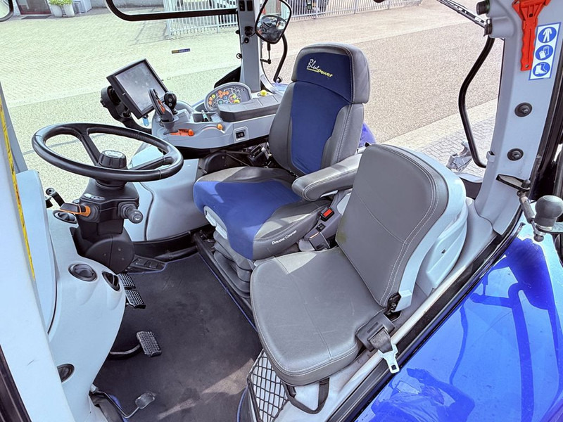 New Holland T7.270 AutoCommand Blue Power – Stage V - Traktor: slika 4 New Holland T7.270 AutoCommand Blue Power – Stage V - Traktor: slika 4