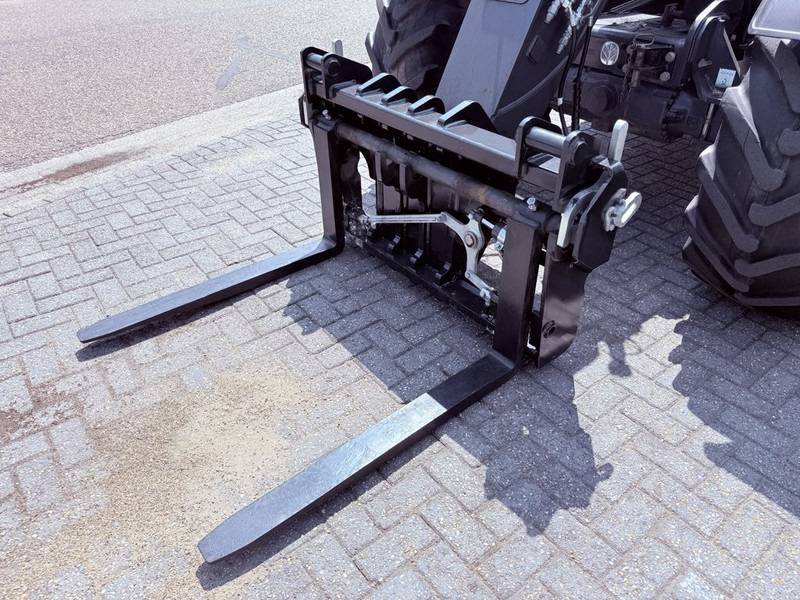 Teleskopski upravljač New Holland TH7.42 Telehandler: slika 9 Teleskopski upravljač New Holland TH7.42 Telehandler: slika 9