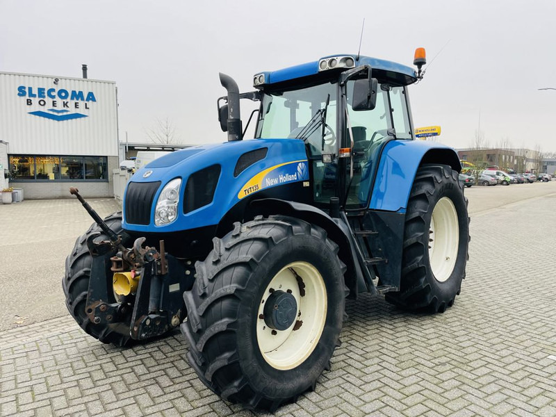 New Holland TVT 135 Transmissie CVT fronthef pto - Traktor: slika 1 New Holland TVT 135 Transmissie CVT fronthef pto - Traktor: slika 1