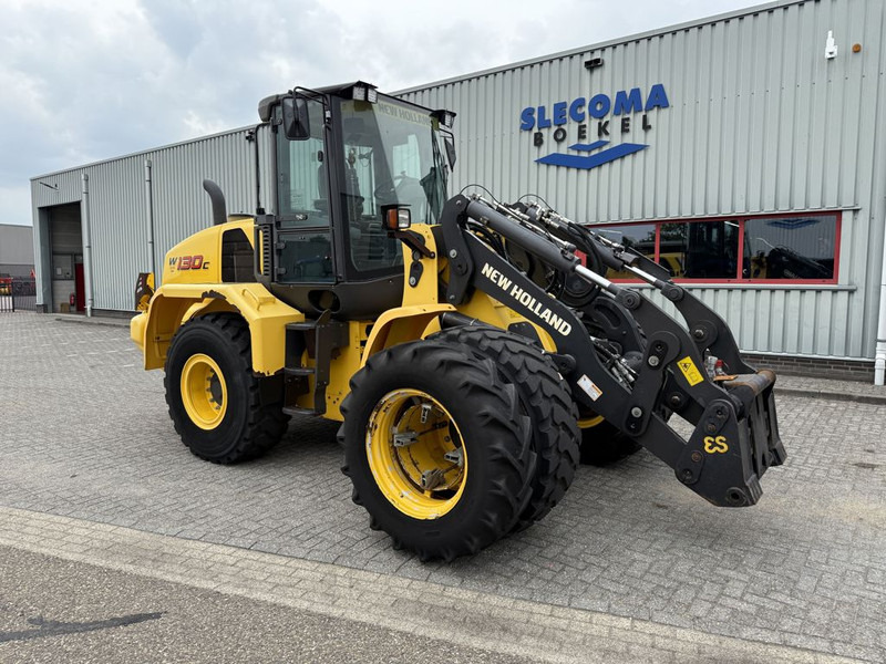 New Holland W130C Tool Carrier - Utovarivač točkaš: slika 4 New Holland W130C Tool Carrier - Utovarivač točkaš: slika 4