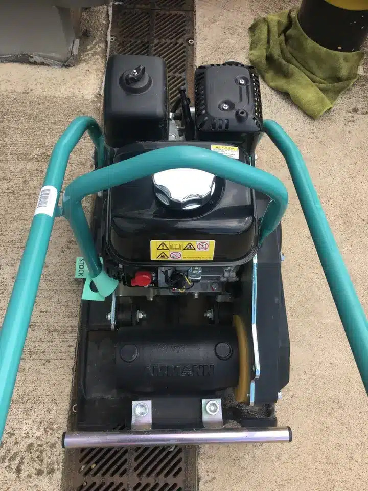 AMMANN APF12/40 - Vibraciona ploča: slika 4 AMMANN APF12/40 - Vibraciona ploča: slika 4