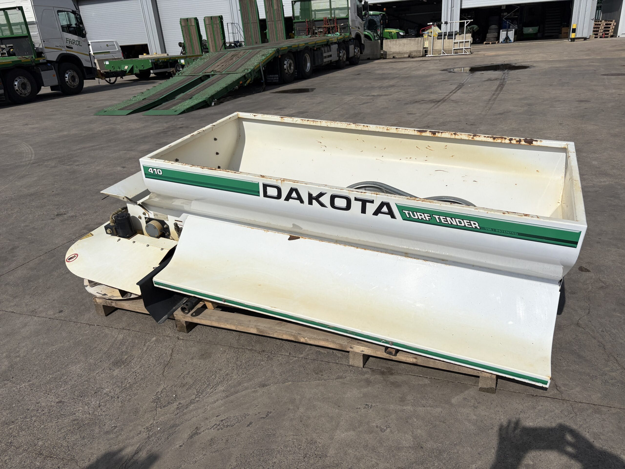 Dakota 410 Top Dresser to suit 2030A Pro Gator - Dodatak: slika 2 Dakota 410 Top Dresser to suit 2030A Pro Gator - Dodatak: slika 2