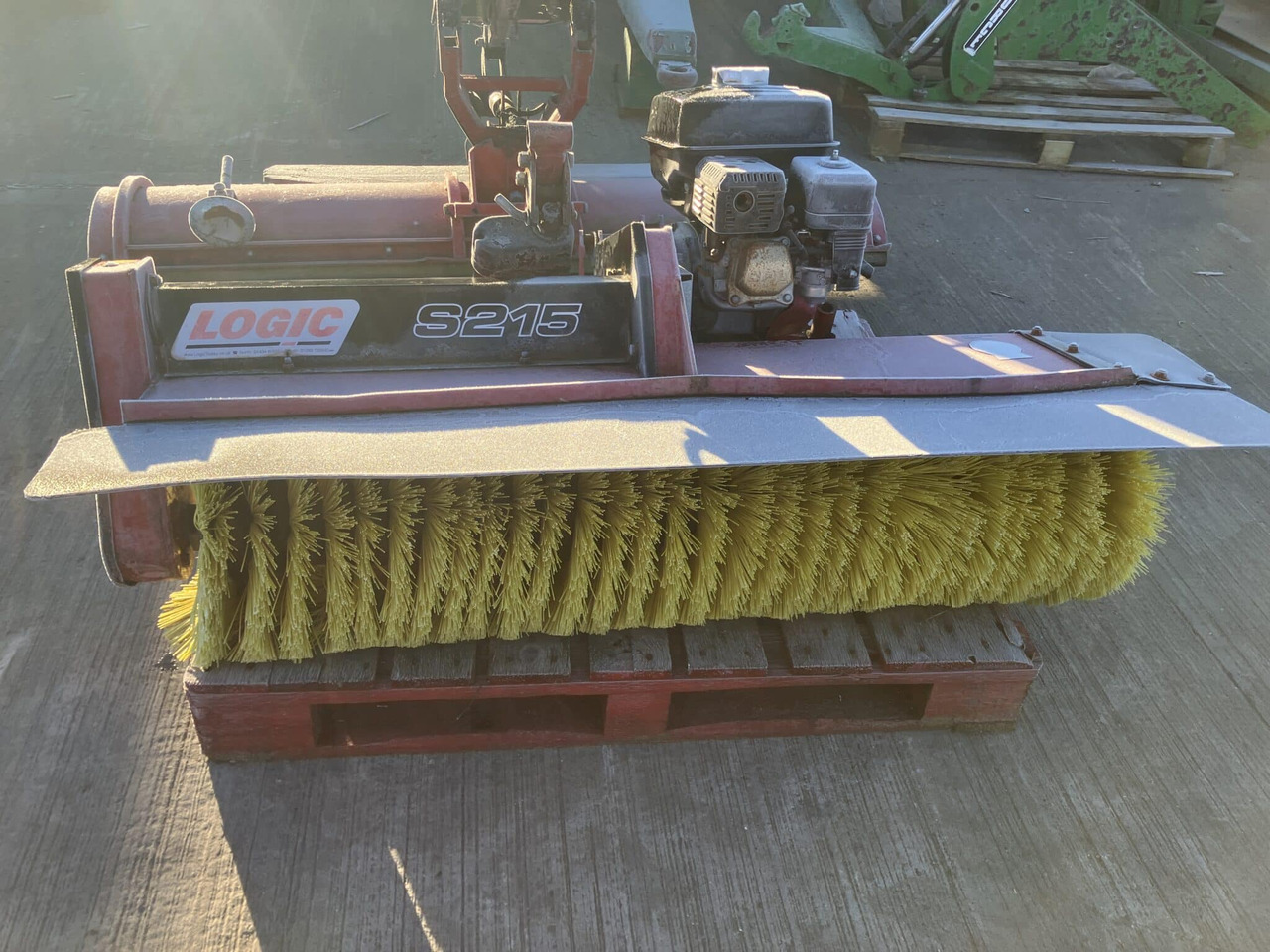 Snow Brush - Dodatak: slika 2 Snow Brush - Dodatak: slika 2