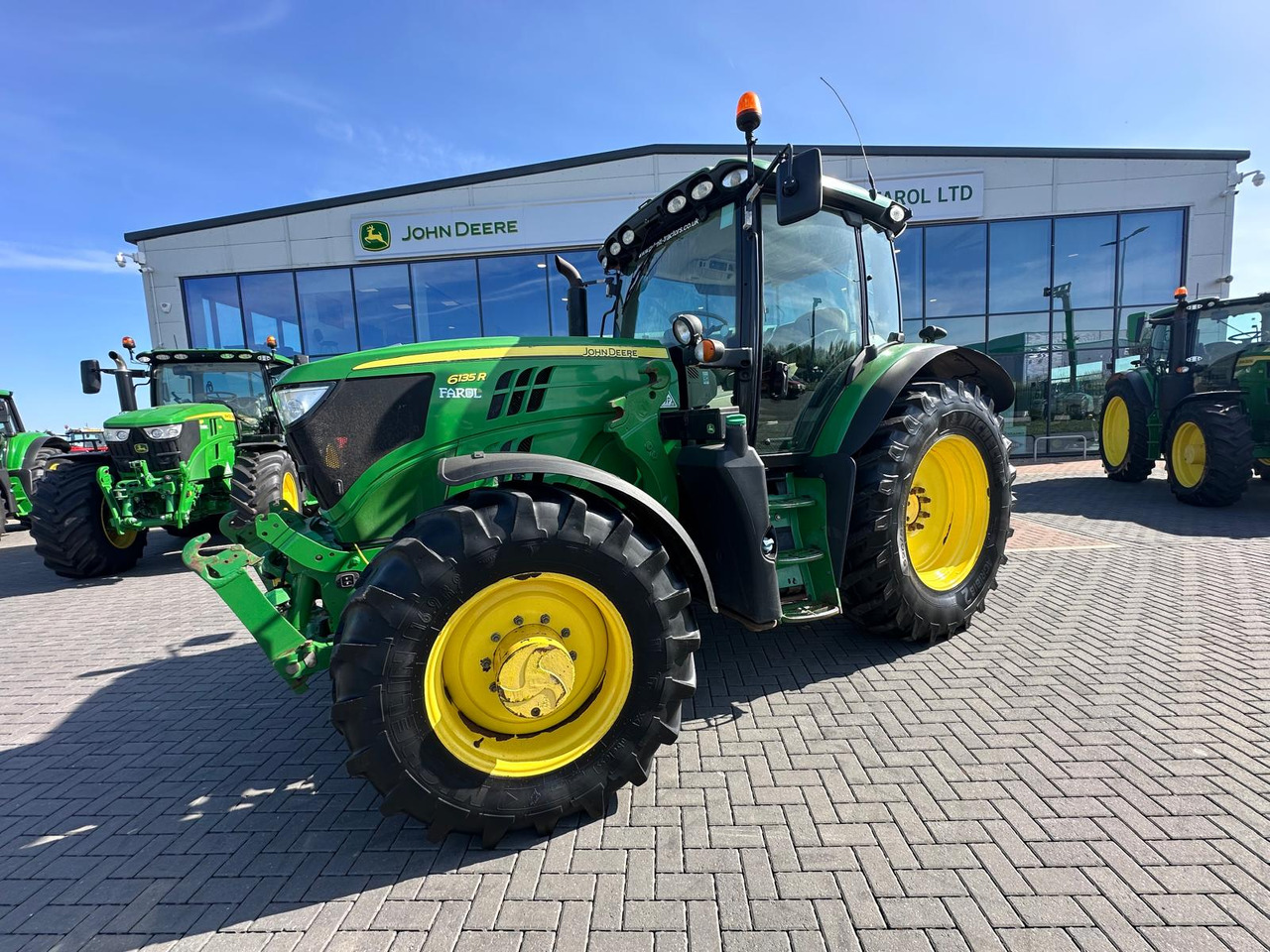 JOHN DEERE 6135R - Traktor: slika 4 JOHN DEERE 6135R - Traktor: slika 4