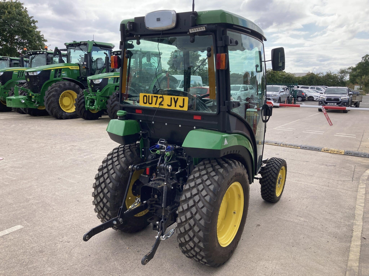 John Deere 2038R compact tractor - Mali traktor: slika 5 John Deere 2038R compact tractor - Mali traktor: slika 5