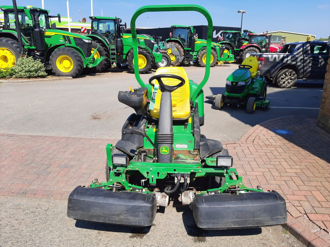 John Deere 2500EH greens triple mower - Baštenska kosačica: slika 4 John Deere 2500EH greens triple mower - Baštenska kosačica: slika 4