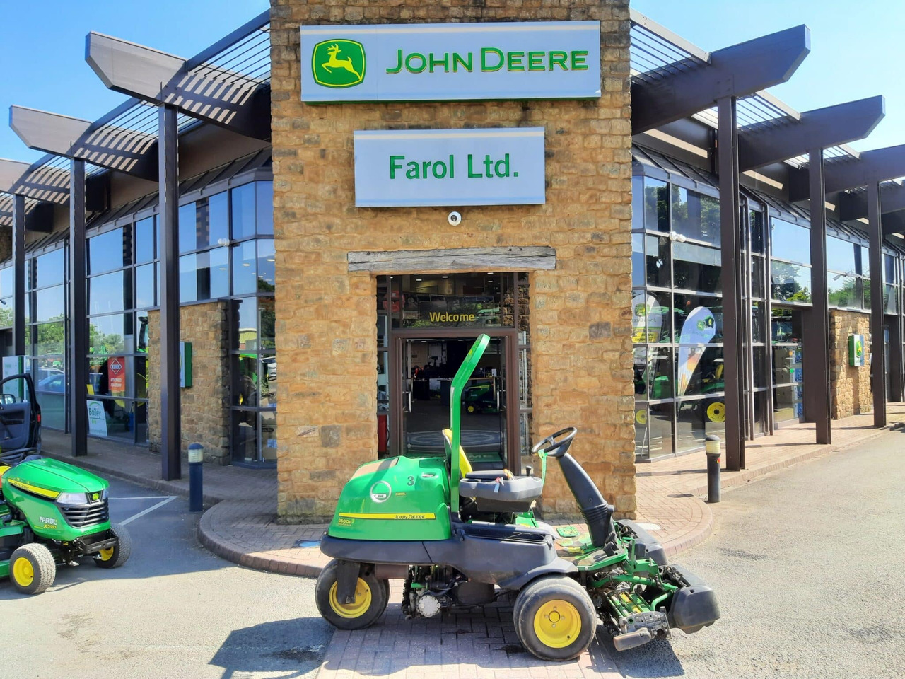 John Deere 2500EH greens triple mower - Baštenska kosačica: slika 2 John Deere 2500EH greens triple mower - Baštenska kosačica: slika 2