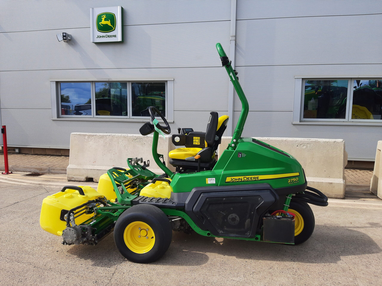 John Deere 2750E Green Triple - Baštenska kosačica: slika 1 John Deere 2750E Green Triple - Baštenska kosačica: slika 1