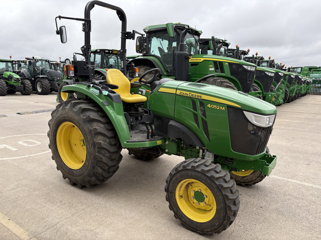 John Deere 4052M Compact Tractor - Mali traktor: slika 3 John Deere 4052M Compact Tractor - Mali traktor: slika 3