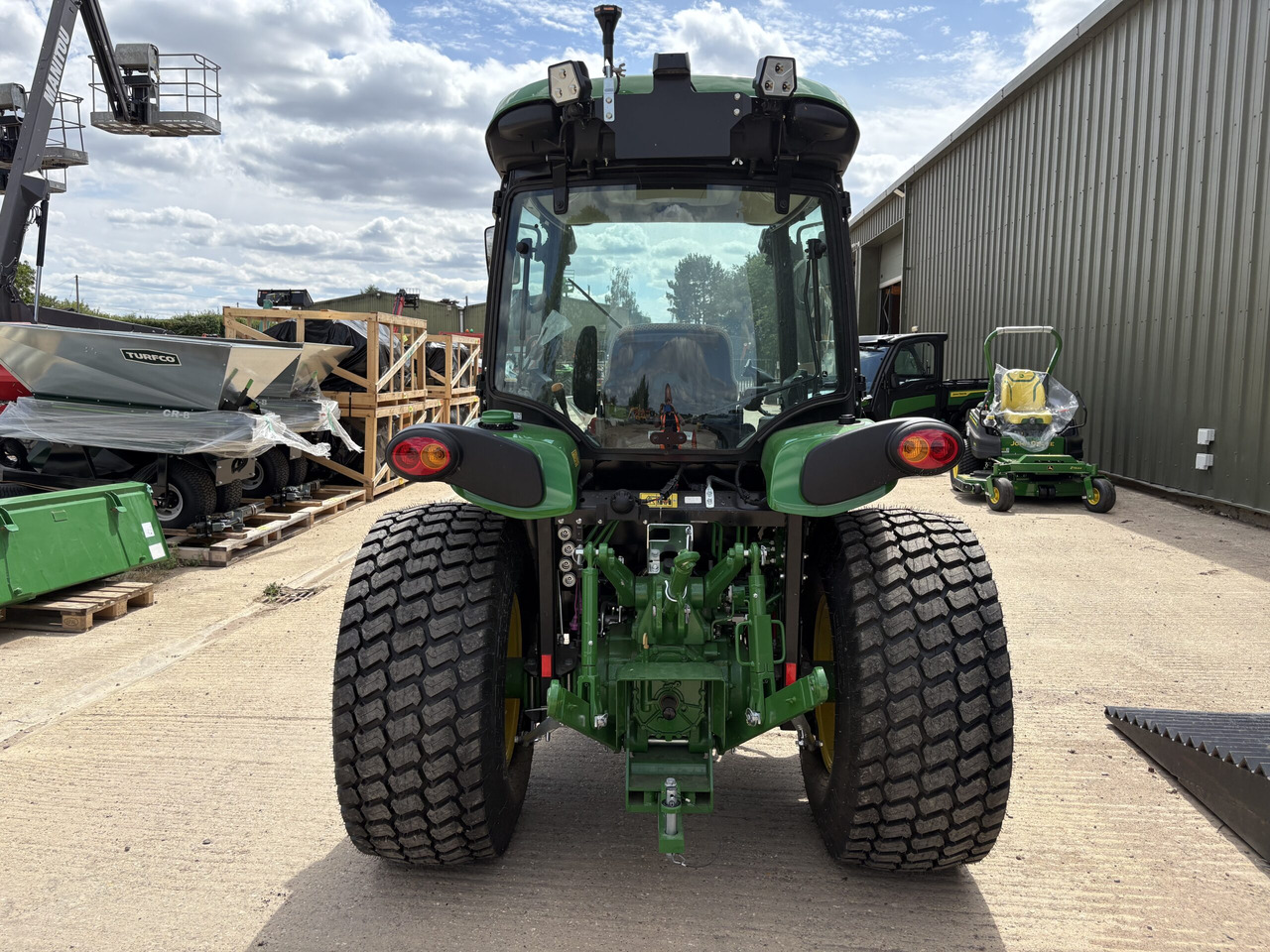 John Deere 4052R Compact Tractor - Mali traktor: slika 4 John Deere 4052R Compact Tractor - Mali traktor: slika 4