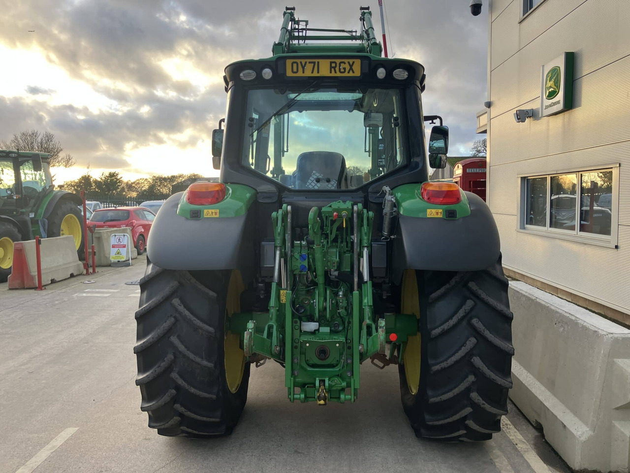 John Deere 6120M - Traktor: slika 4 John Deere 6120M - Traktor: slika 4
