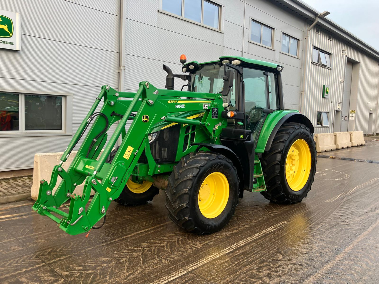 John Deere 6120M - Traktor: slika 2 John Deere 6120M - Traktor: slika 2