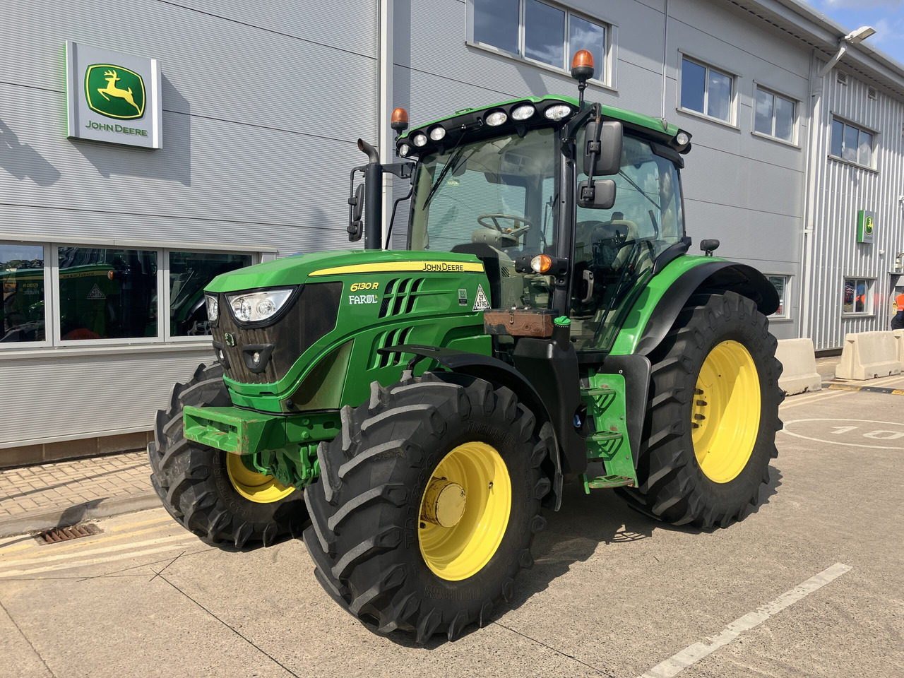 John Deere 6130R - Traktor: slika 1 John Deere 6130R - Traktor: slika 1