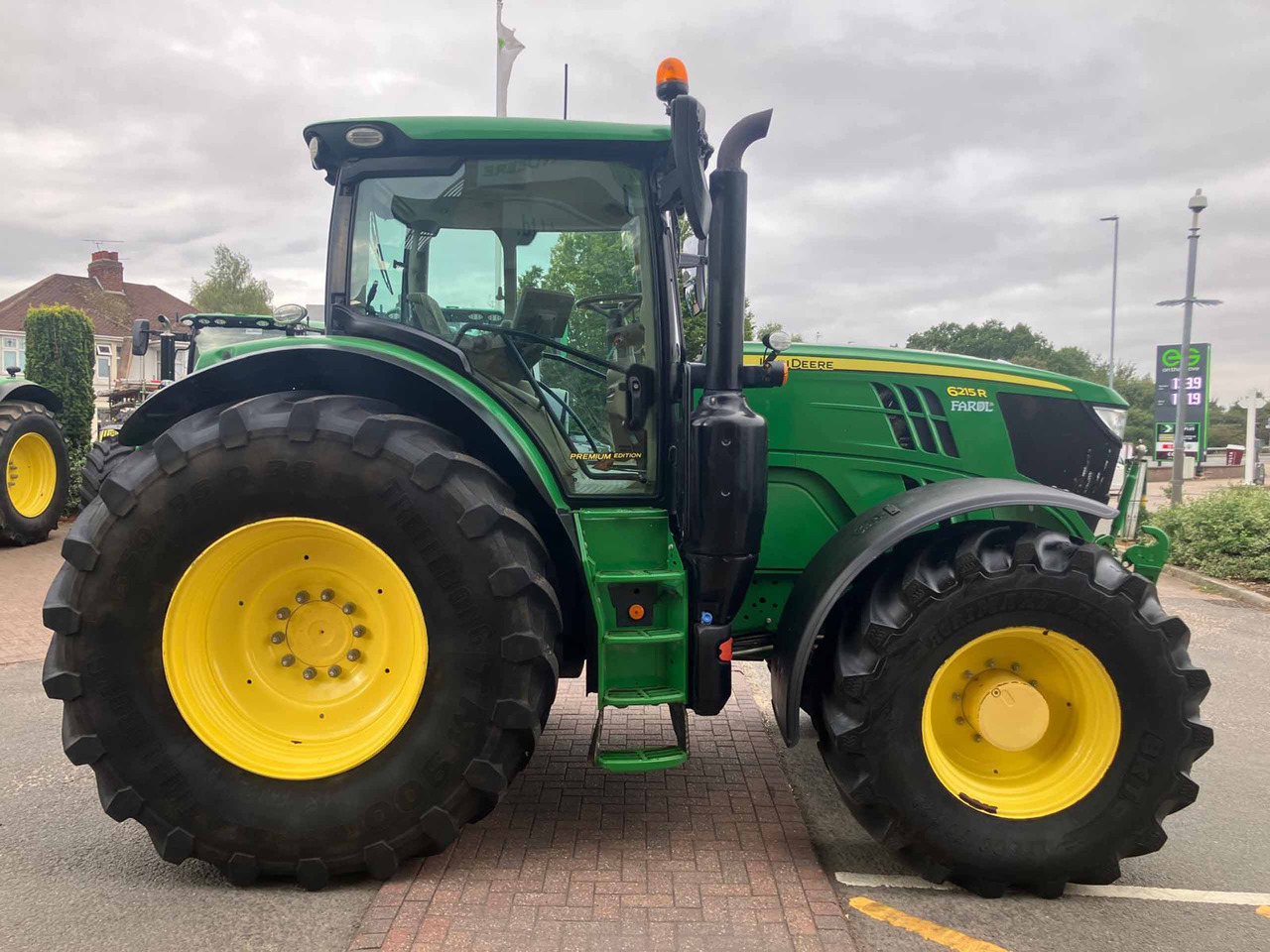 John Deere 6215R - Traktor: slika 4 John Deere 6215R - Traktor: slika 4