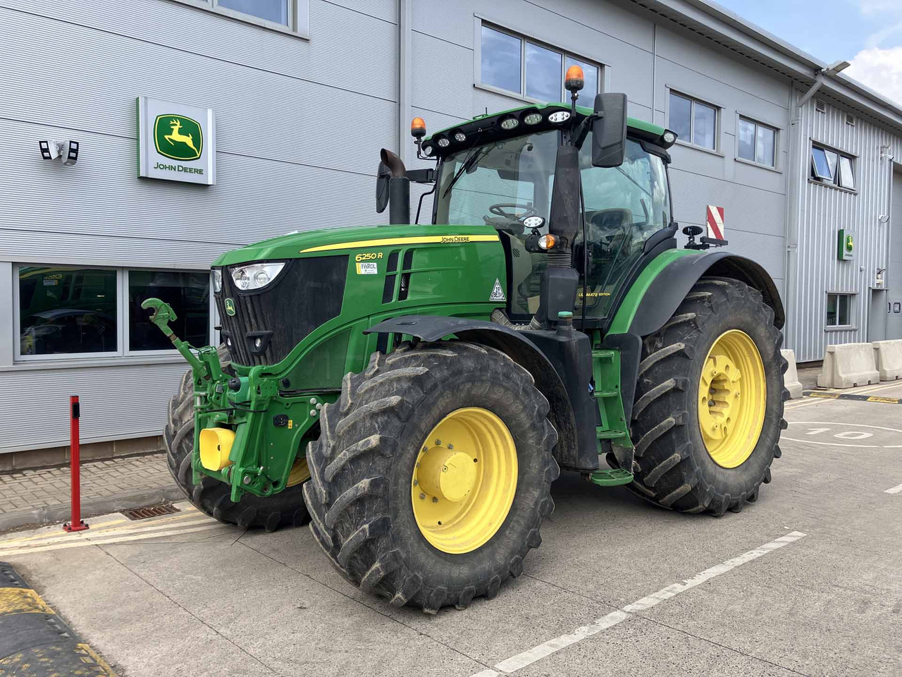 John Deere 6250R - Traktor: slika 1 John Deere 6250R - Traktor: slika 1