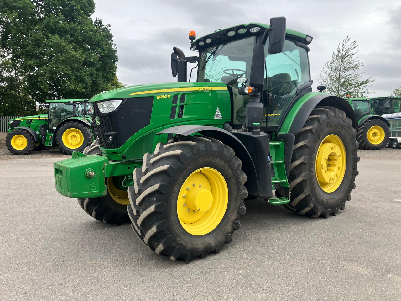 John Deere 6250R - Traktor: slika 1 John Deere 6250R - Traktor: slika 1