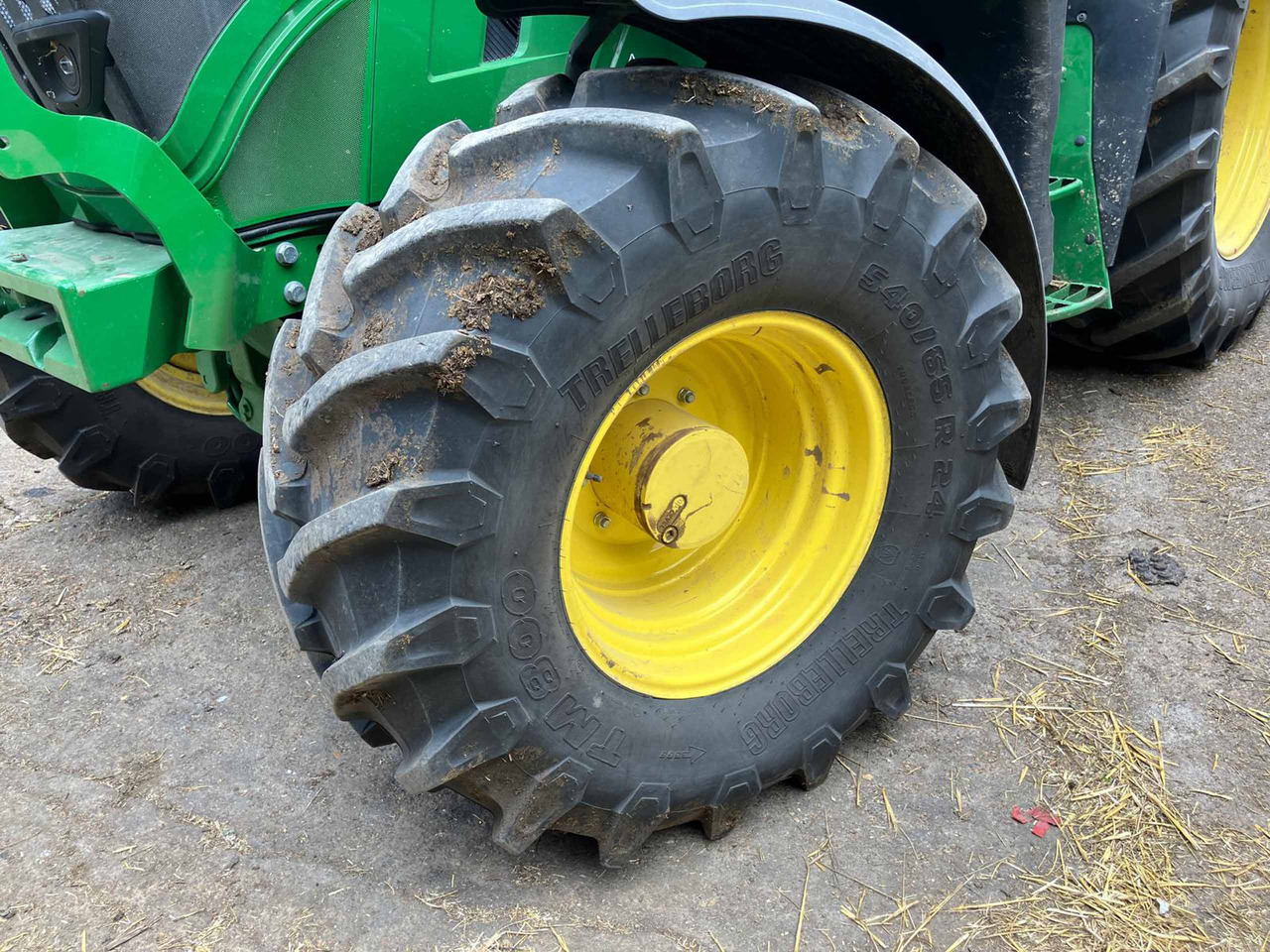 John Deere 6R 150 + 643R Loader - Traktor: slika 3 John Deere 6R 150 + 643R Loader - Traktor: slika 3