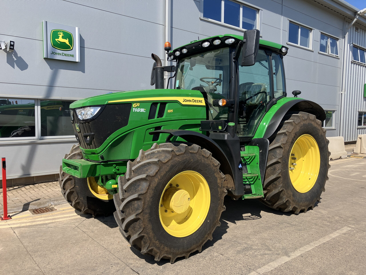 John Deere 6R 185 - Traktor: slika 1 John Deere 6R 185 - Traktor: slika 1