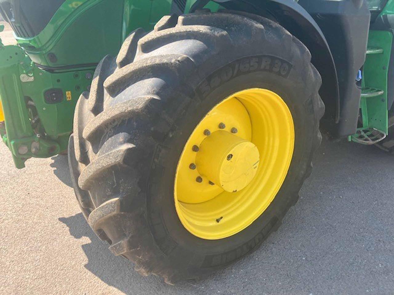 John Deere 6R 185 - Traktor: slika 2 John Deere 6R 185 - Traktor: slika 2
