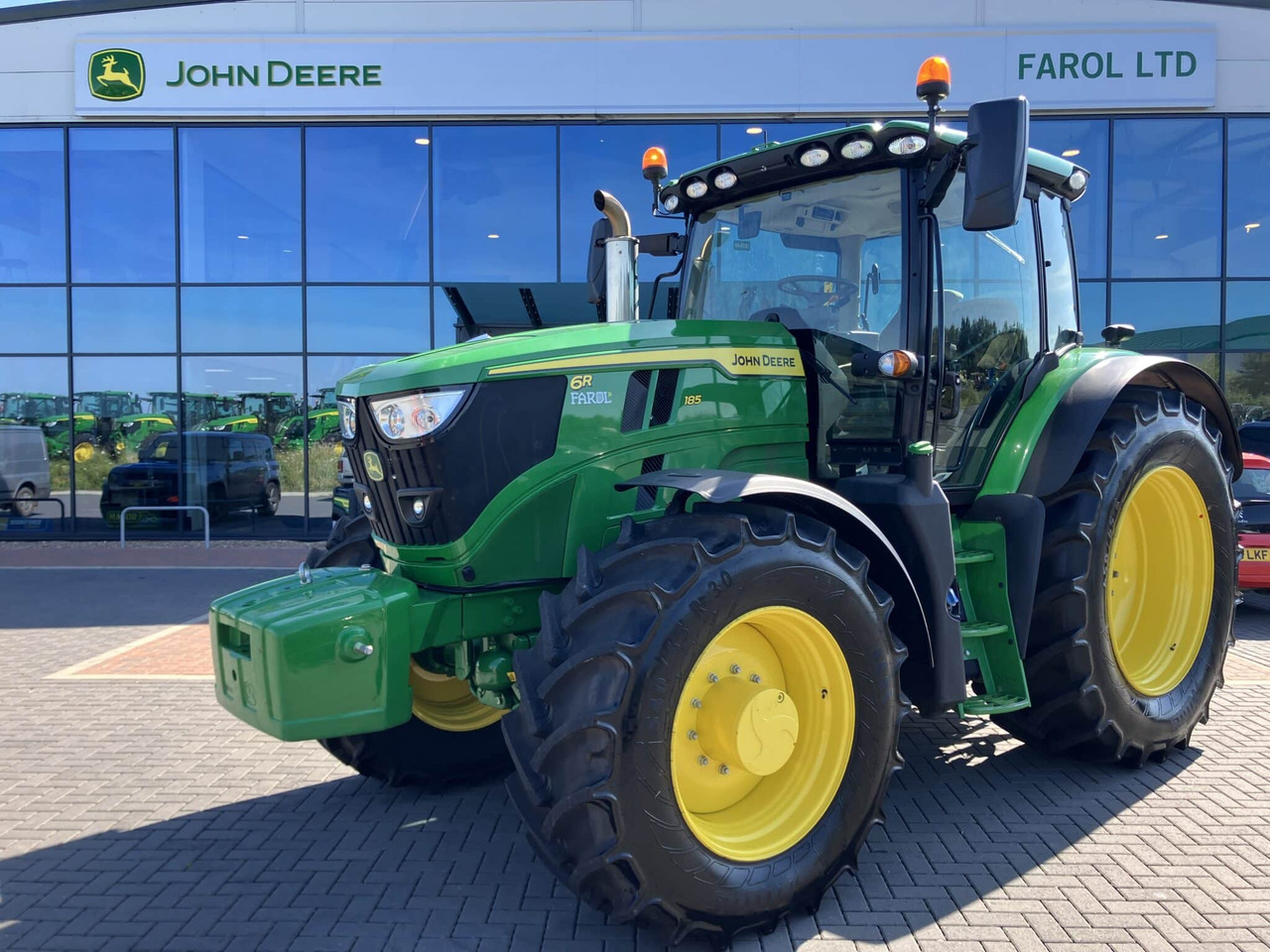 John Deere 6R 185 - Traktor: slika 1 John Deere 6R 185 - Traktor: slika 1