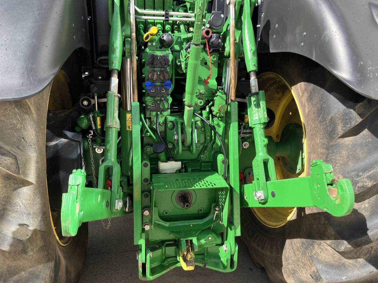 Traktor John Deere 6R 215: slika 17