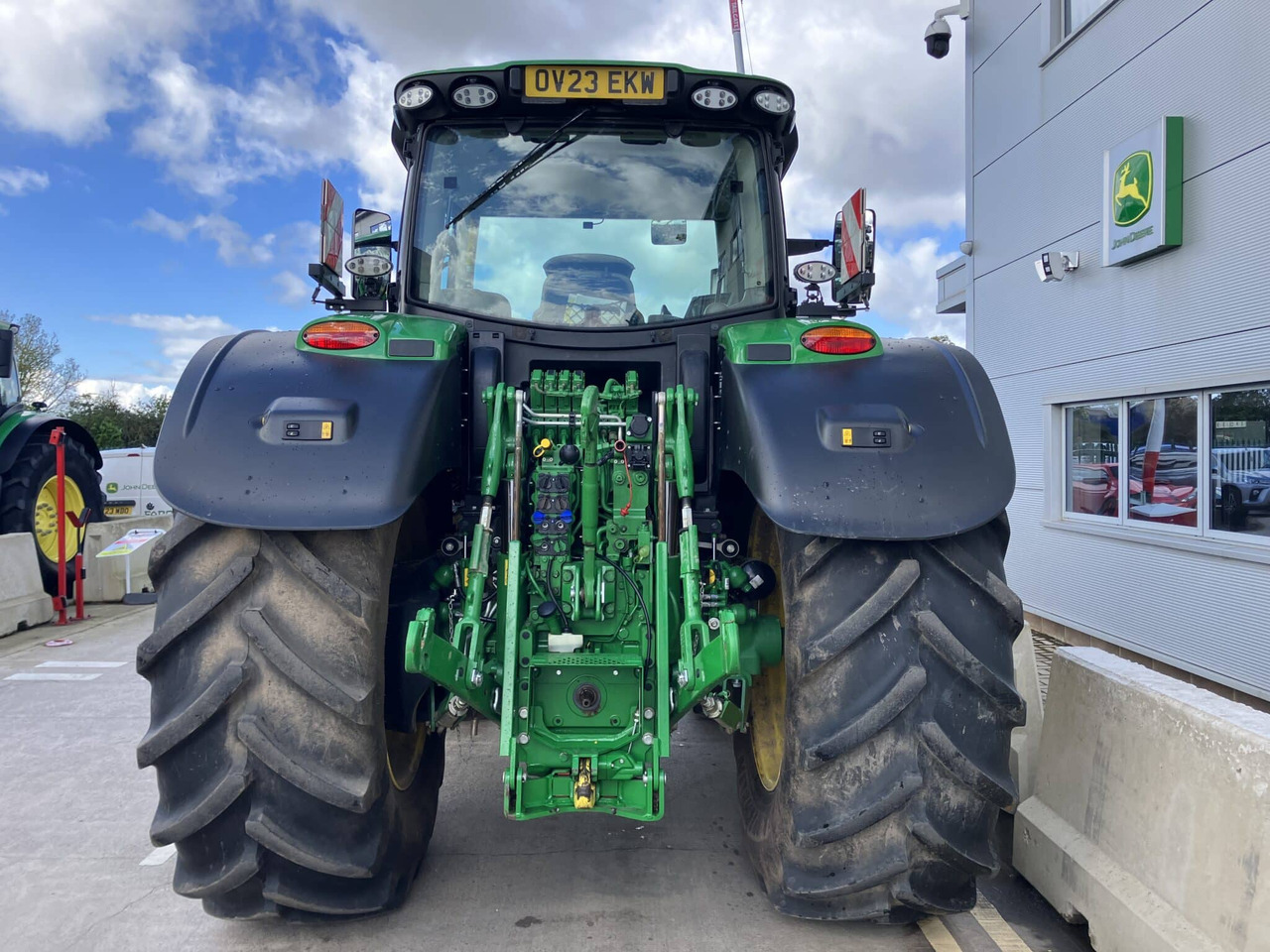John Deere 6R 215 - Traktor: slika 4 John Deere 6R 215 - Traktor: slika 4