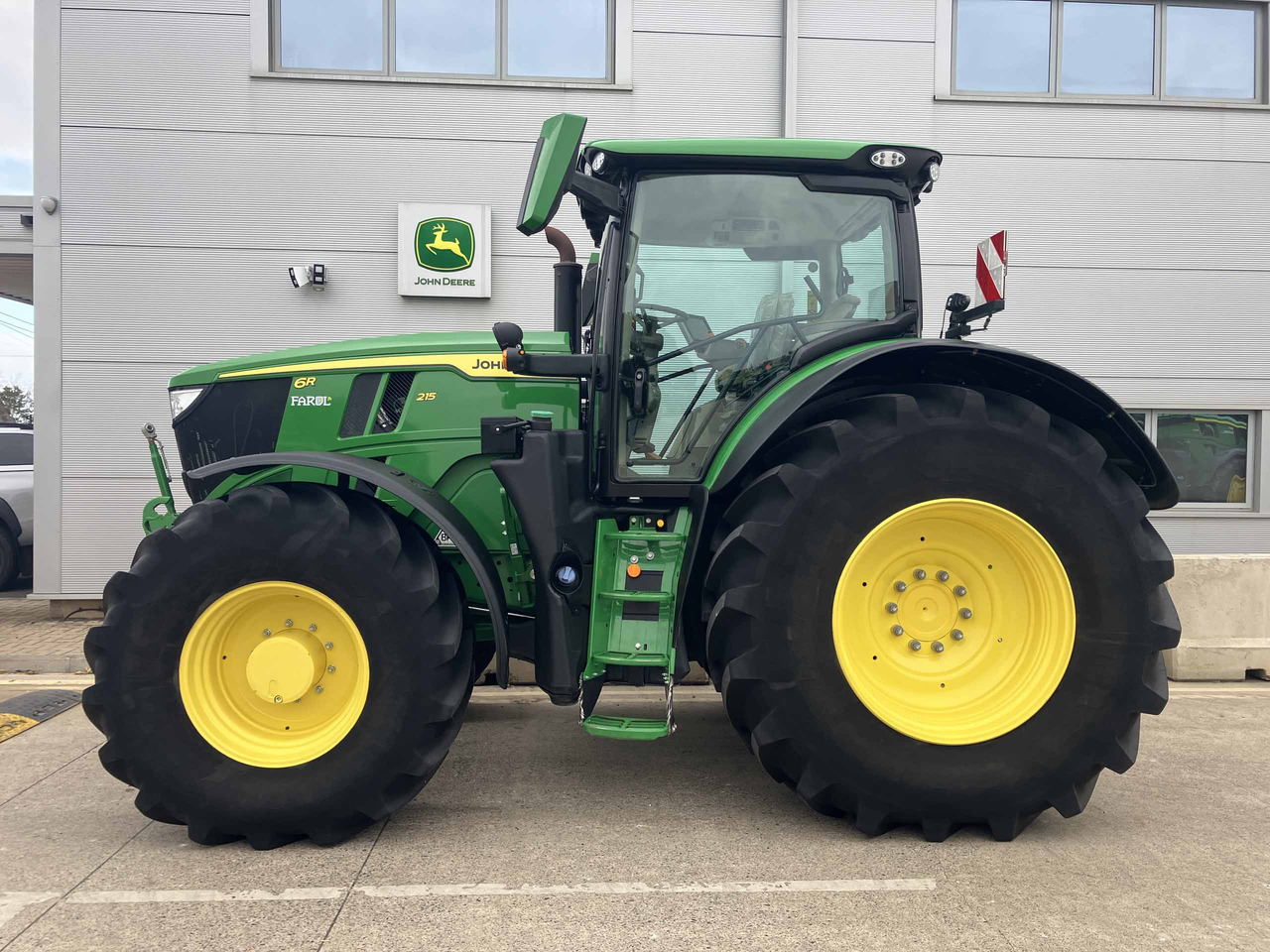 John Deere 6R 215 - Traktor: slika 2 John Deere 6R 215 - Traktor: slika 2