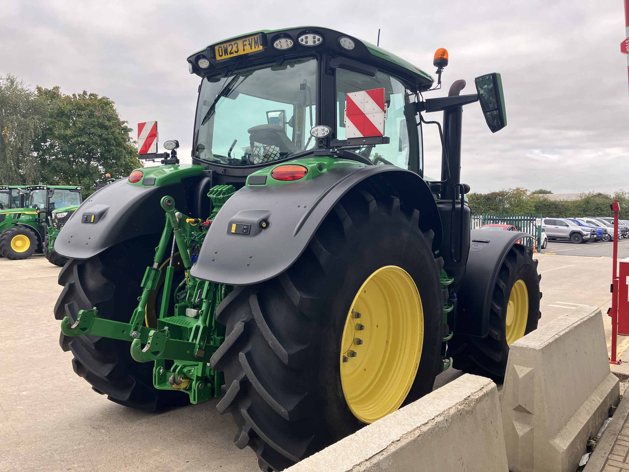 John Deere 6R 215 - Traktor: slika 5 John Deere 6R 215 - Traktor: slika 5