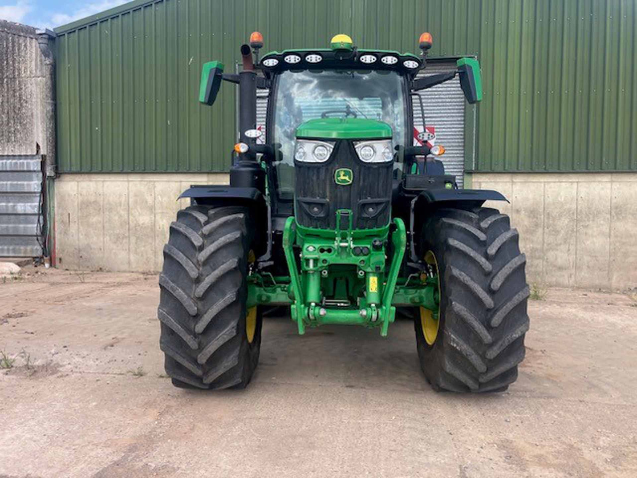 John Deere 6R 215 - Traktor: slika 3 John Deere 6R 215 - Traktor: slika 3