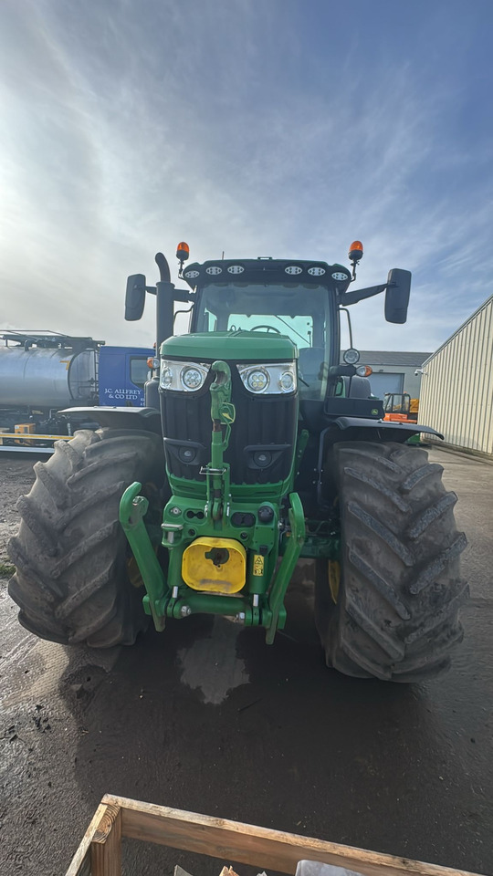John Deere 6R 215 - Traktor: slika 3 John Deere 6R 215 - Traktor: slika 3
