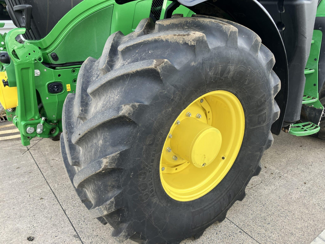 Traktor John Deere 6R 215: slika 10