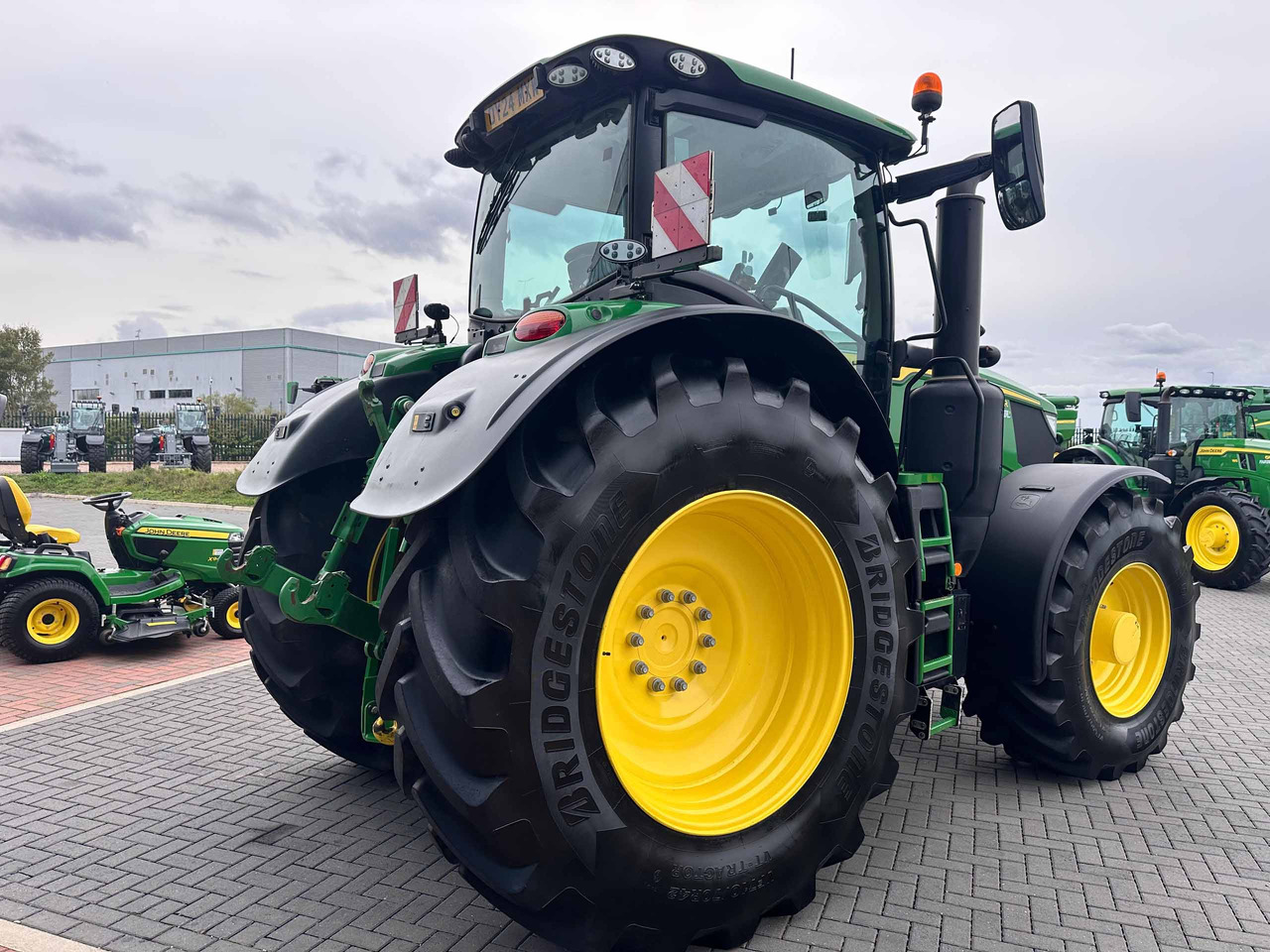 John Deere 6R 250 - Traktor: slika 5 John Deere 6R 250 - Traktor: slika 5