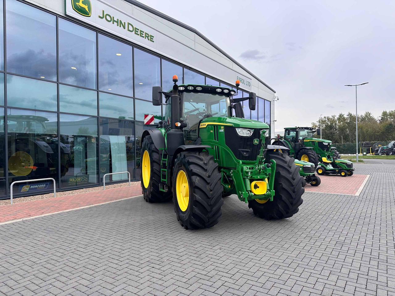 John Deere 6R 250 - Traktor: slika 3 John Deere 6R 250 - Traktor: slika 3